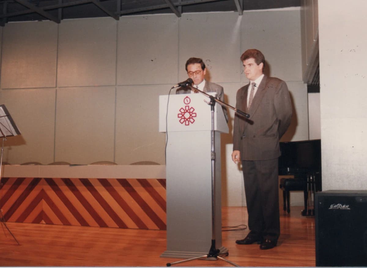 Antonio Peralta Gámez en la inauguración del Centro Cultural, diciembre 1988