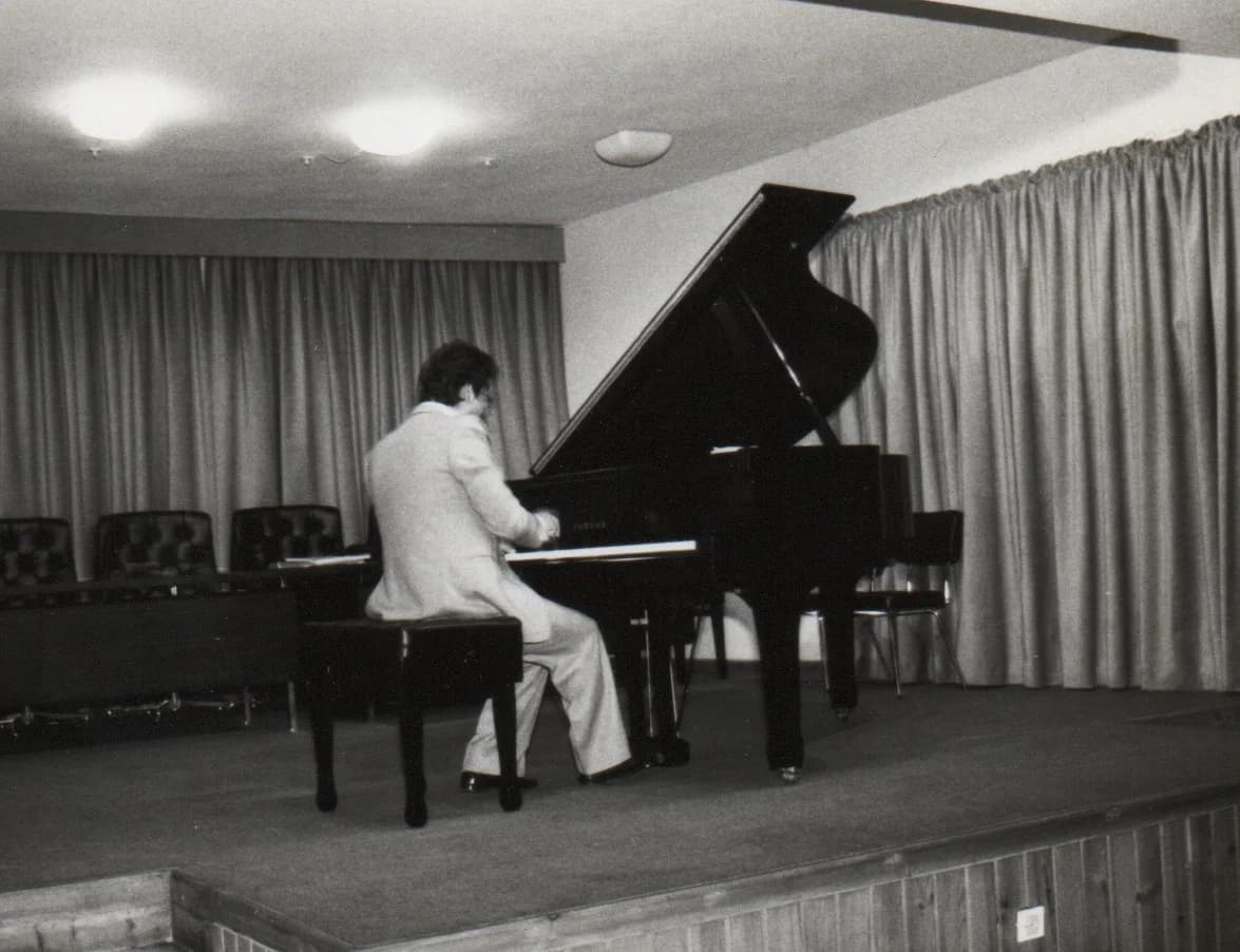 Piano Yamaha en Artes y Oficios