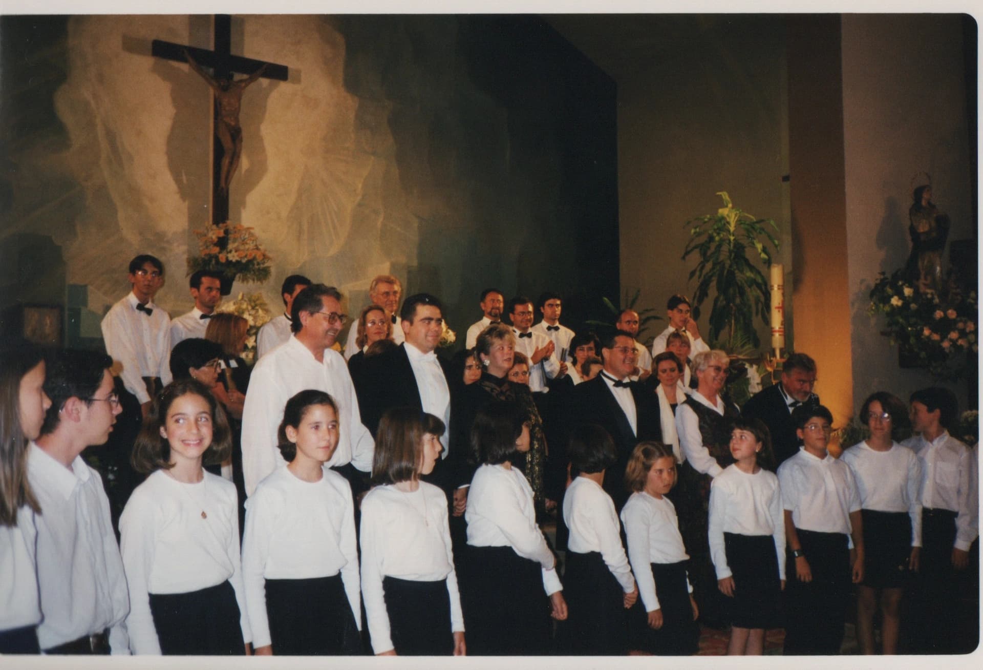 Iglesia de La Herradura, junio 1998 con el coro infantil